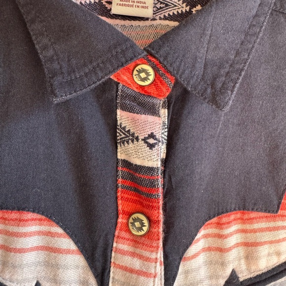 Ariat Women's Sleeveless Button Down Shirt - Red, Black, White Stripes - Picture 5 of 8